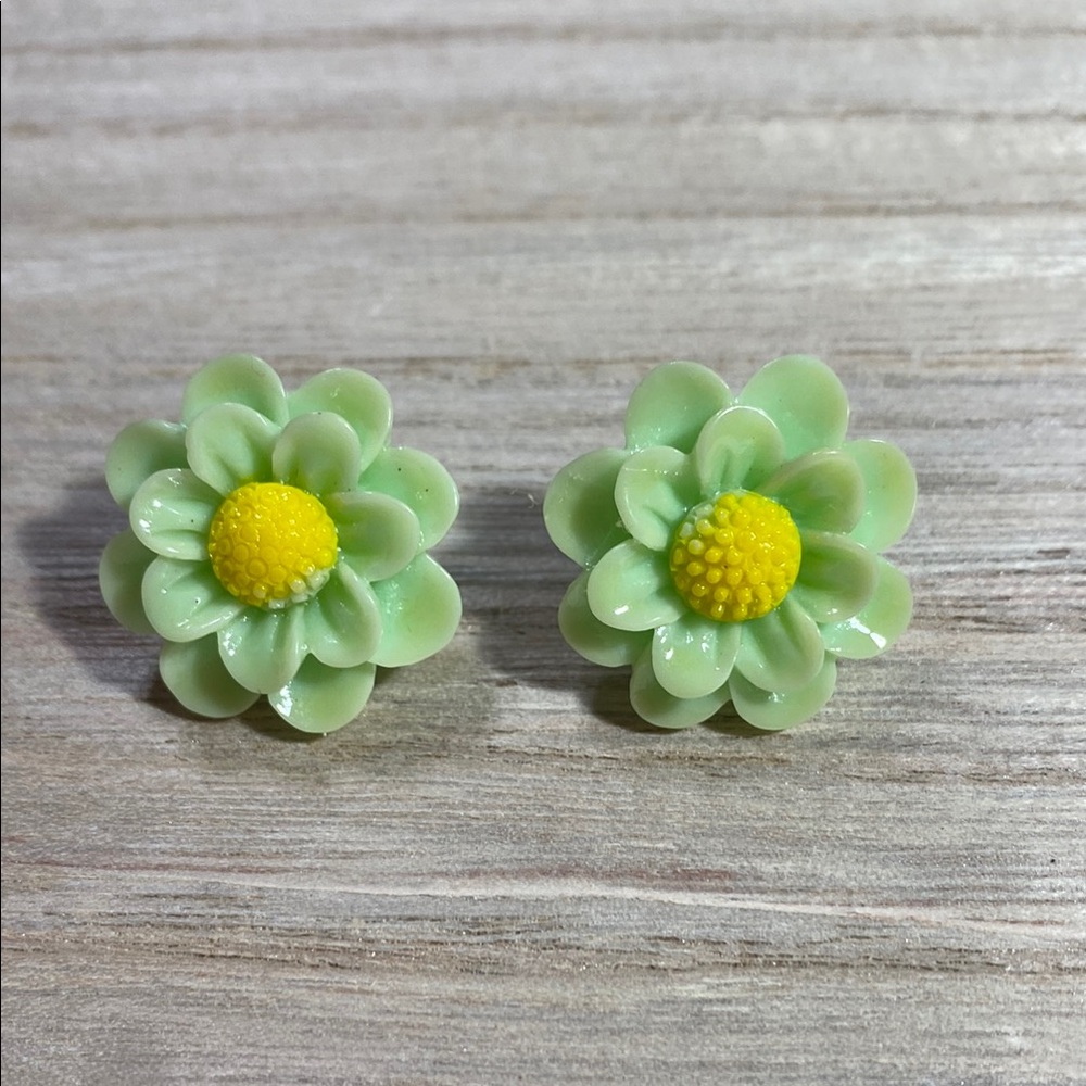 Daisy-Inspired Green and Yellow Enamel Earrings
